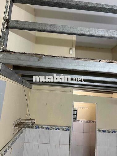 Bên mình còn 1 phòng có gác lửng, tolet riêng, chỗ để xe miễn phí