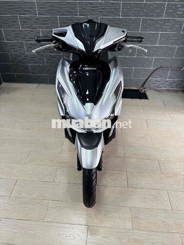 Honda Air Blade 125 4Val 2023 Bạc Đen