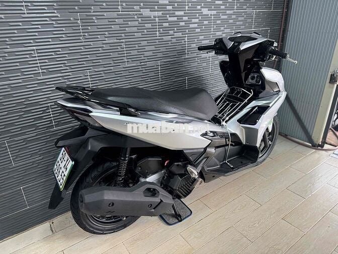 Honda Air Blade 125 4Val 2023 Bạc Đen