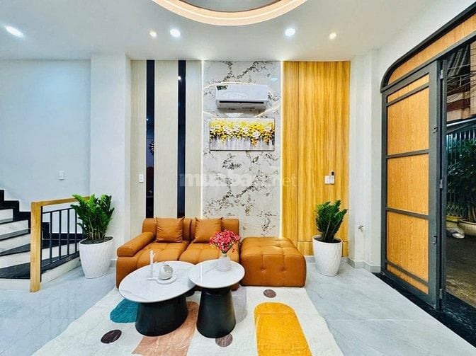 Hàng ngộp nhà giá 4 tỷ 990 triệu Đường Bùi Đình Túy, Bình Thạnh