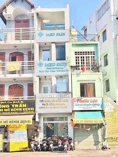 BÁN NHÀ MẶT TIỀN TÂN SƠN NHÌ, 3.5M X 9M, 3 LẦU, 5PN, GIÁ 8.9 TỶ