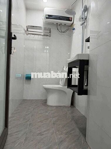 Nhà 5 Tầng Bồ Đề–Gần Well Spring, Ô Tô Đỗ Gần–3PN Đủ Đồ Chỉ 12 Tr/Th