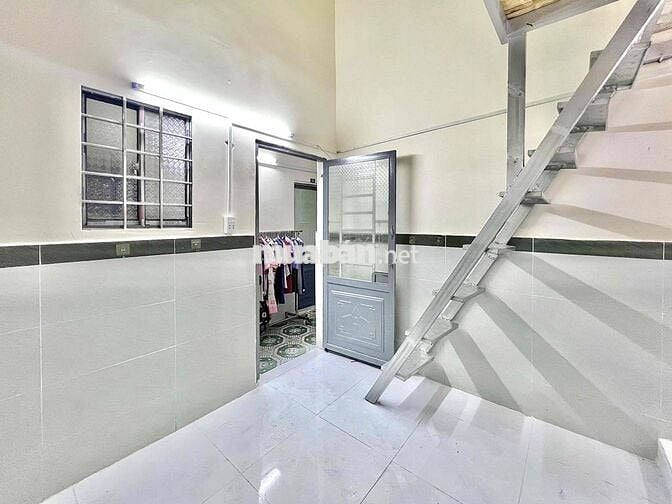 Cho Thuê Phòng Gác Giá Rẻ - Sẵn Máy Lạnh Gần Khuông Việt Âu Cơ Tân Phú