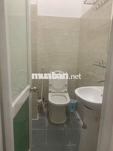 TRỐNG 2 PHÒNG TẦNG TRỆT KHU VỰC BÌNH THẠCH CÁCH IUH 900M GIÁ TỪ 3TR8