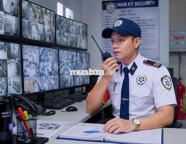TUYỂN BẢO VỆ BIỆT THỰ CAO ỐC VĂN PHÒNG ĂN Ở LẠI