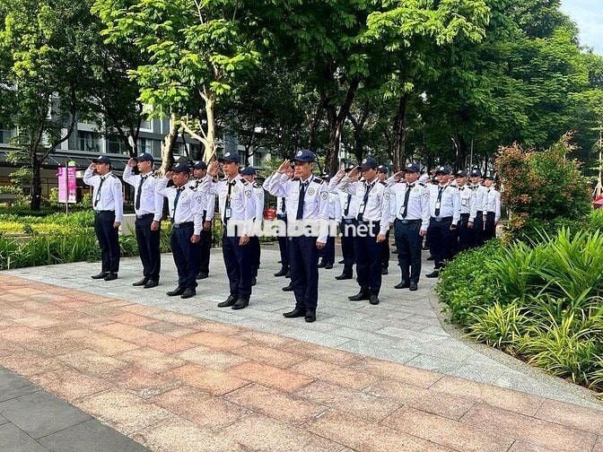 TUYỂN BẢO VỆ BIỆT THỰ CAO ỐC VĂN PHÒNG ĂN Ở LẠI