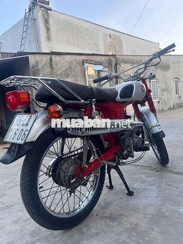Honda 67 Đỏ, Bạc