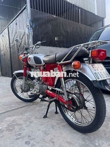 Honda 67 Đỏ, Bạc