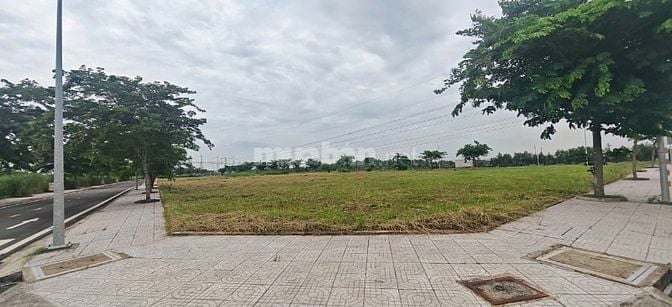 Đất nền giá rẻ, SHR, Đức Hòa, Long An, giáp Bình Chánh TPHCM