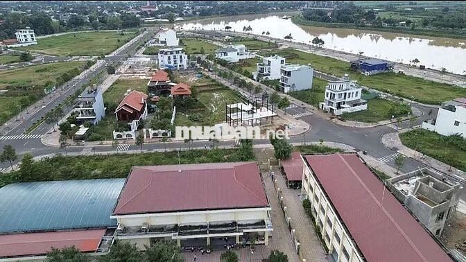 Bán lô đất đẹp Nam Đăk Bla, mặt tiền đường Đào Đình Luyện
