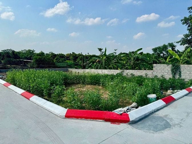 Cắt lỗ 200 triệu , gần ngã tư Xuân Mai , đường rộng 5m, sẵn sổ, thổ cư