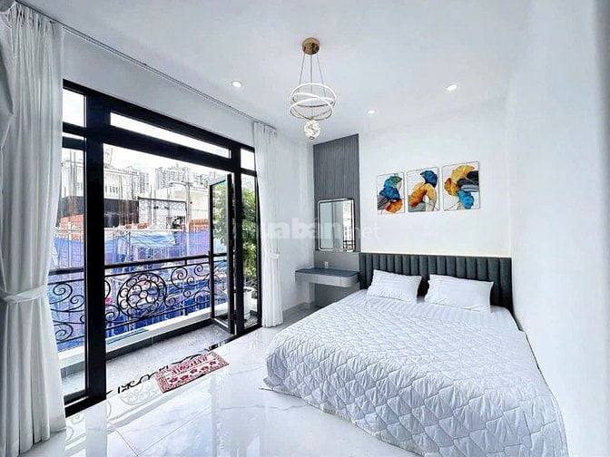 Bán nhà  giá 14.2 tỷ xd 5 tầng có thang máy ngay Phú Mỹ Hưng quận 7