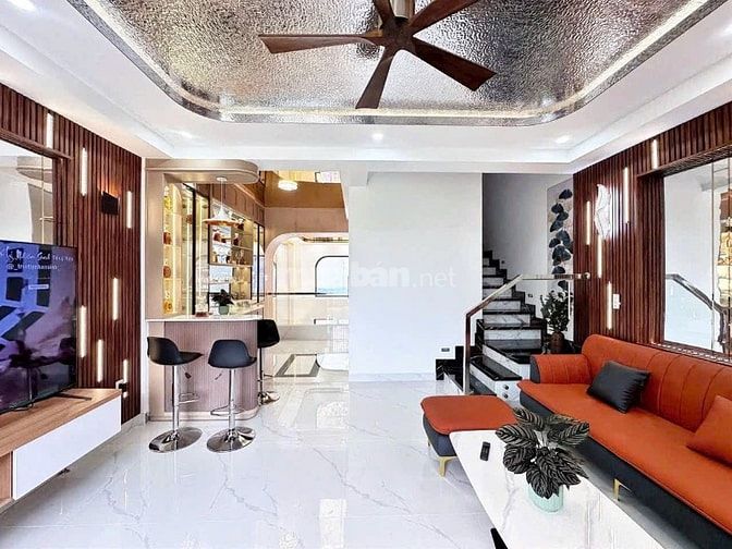 Bán nhà  giá 14.2 tỷ xd 5 tầng có thang máy ngay Phú Mỹ Hưng quận 7