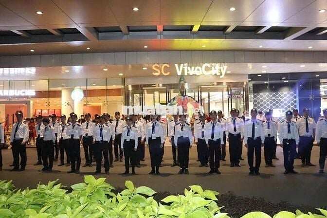 TUYỂN NV QUẸT THẺ XE TTTM VIVOCITY ĂN Ở LẠI