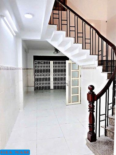 BÁN NHÀ 2 MẶT TIỀN TRƯỚC VÀ SAU : 111 NGUYỄN CHÍ THANH - P. 9 - Q. 5 