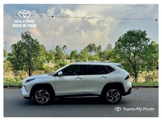 🚘Toyota YARIS CROSS 🔹️ Màu trắng ngọc trai sang trọng, ODO 38.000 km