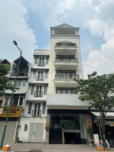 Bán mặt tiền đường Hồng Hà, Trệt 4 lầu ST, DT: 67m2, 9PN, 6WC. Gần CV