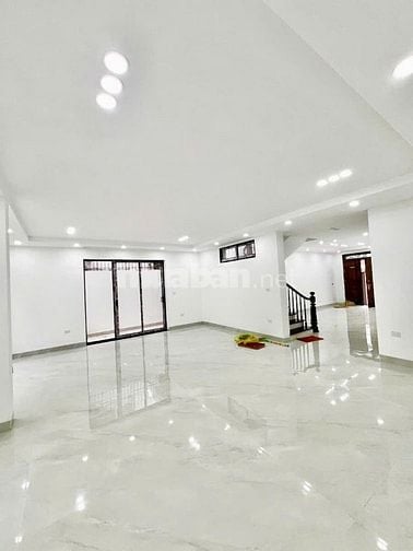 BÁN BIỆT THỰ VIP CẦU GIẤY_3 THOÁNG_GẦN CÔNG VIÊN_220M_MT 13,5M_91 TỶ