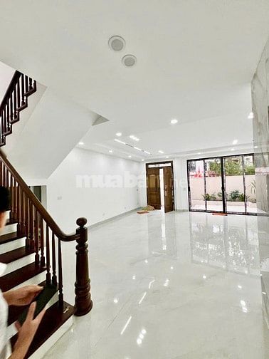 BÁN BIỆT THỰ VIP CẦU GIẤY_3 THOÁNG_GẦN CÔNG VIÊN_220M_MT 13,5M_91 TỶ