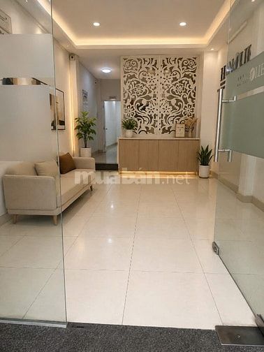 Bán mặt tiền đường Hồng Hà, Trệt 4 lầu ST, DT: 67m2, 9PN, 6WC. Gần CV