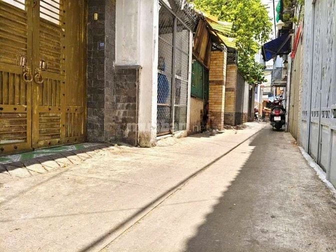 Bán nhà Quận Tân Bình giá dưới 2,85 tỷ Cách Mạng Tháng 8 trệt lầu.