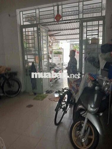 nhà 4 x 18, đúc lững , 3pn , đường số 1,  xe tải 5m