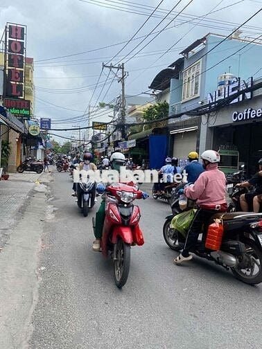 nhà 4m 50 ,  x 30m , đúc 3,5 tấm , 2 mặt tiền trước sau . đường số 8
