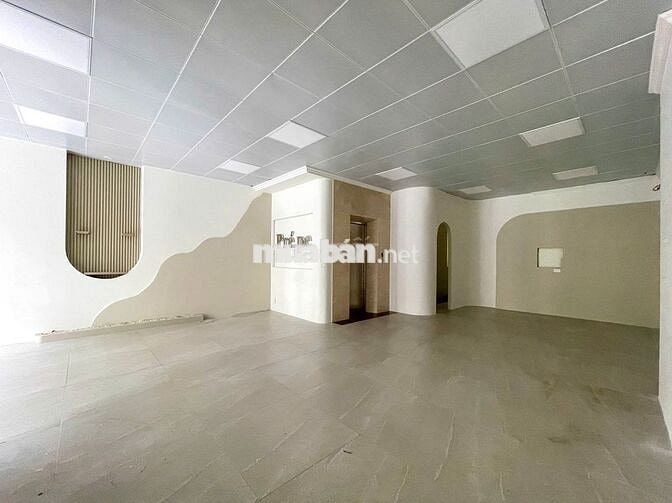 Cho thuê mặt bằng tầng trệt vị trí đẹp giá 18 triệu - Vạn Phúc City