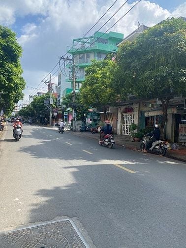 Nhà 4 tầng 6m x 14m, mặt tiền Âu Dương Lân P3 Q8