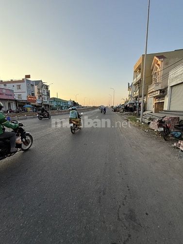 Bán 3045m2 đất + kho xưởng Quốc Lộ 50 ngay cao tốc Bến Lức, Long Thành