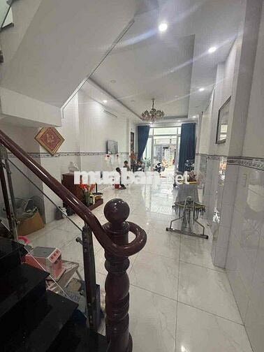 cho thuê nhà 2 tầng 4x22m có 4pn 2wc gần chợ Bình Thành, hẻm xe tải