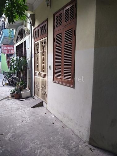 Cho thuê cả nhà số 5, ngách 1002/16 Đường Láng, 4 tầng x 25m2, Hà Nội