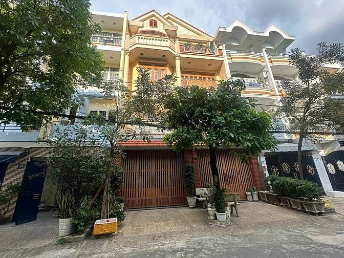 Cho thuê nhà MT Đ. số 24B, khu Tên Lửa, DT 8x20m, giá 40 triệu/tháng