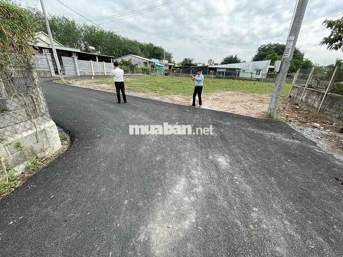Bán đất 100m2 thổ cư, 2 mặt tiền đường nhựa