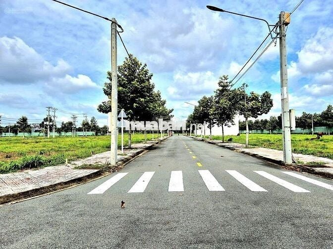 Bán gấp lô đất Thổ Cư  90m2 tại P Long Nguyên TP Hồ Chí Minh