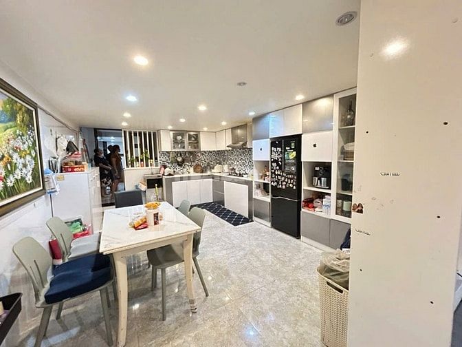 Tầng trệt CC TrầnHưngĐạo P7Q5 105,99m2 SHR gần NH Đồng Khánh hỗ trợ NH