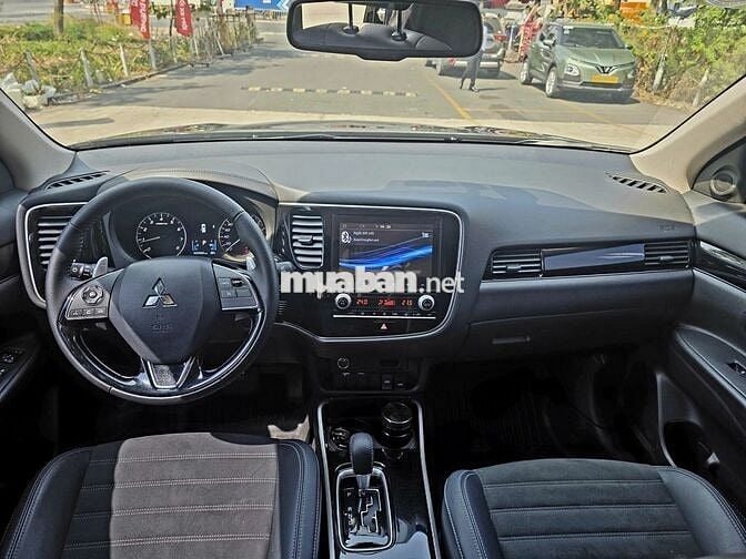 Mitsubishi Outlander 2024 CVT Đen