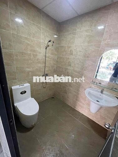 cho thuê gác lửng Đoàn Nhữ Hài gần bờ hồ H.H.Tập