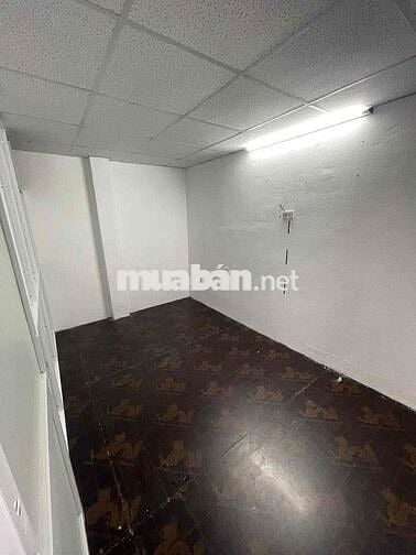 cho thuê gác lửng Đoàn Nhữ Hài gần bờ hồ H.H.Tập