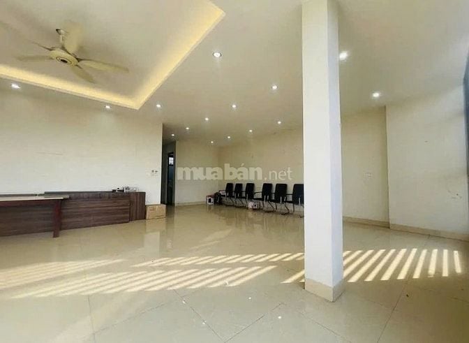Cho thuê nhà 197 phố Thanh Am, phường Thượng Thanh, quận Long Biên