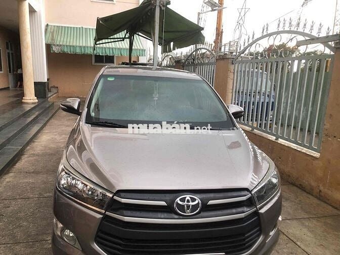 Toyota Innova 145000 km Nâu