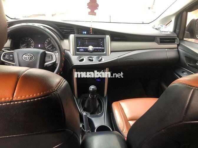 Toyota Innova 145000 km Nâu