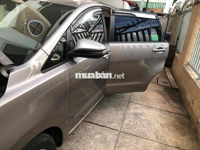 Toyota Innova 145000 km Nâu