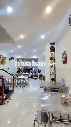 Cho Thuê MT KÊNH TÂN HOÁ CỰC ĐẸP : 4 x 16 M : Đúc  3 Tấm : nhà cực đẹp