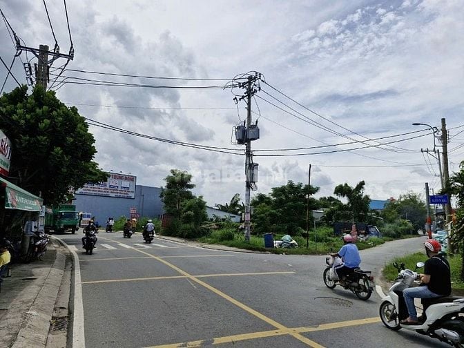Bán 2040m2 đất- góc 2 Mặt tiền,- ra Đặng Thúc Vịnh- nhỉnh 80 tỷ