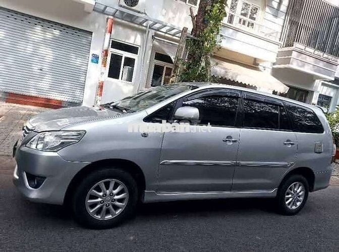 Toyota Innova 2012 Bạc