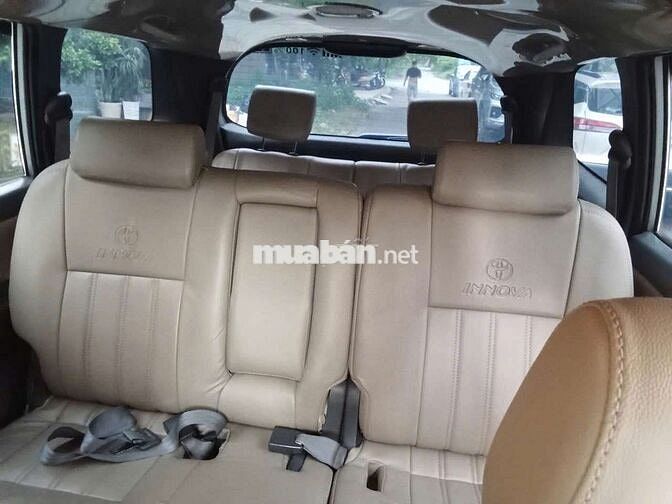 Toyota Innova 2012 Bạc