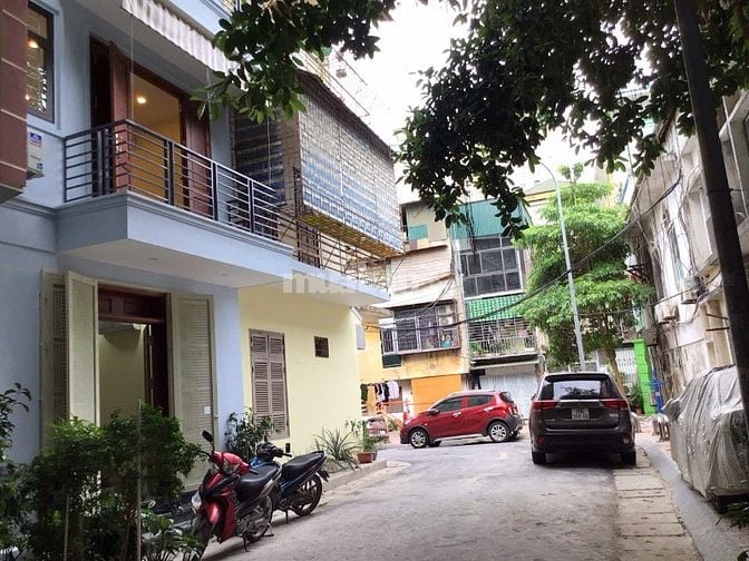 Cho thuê chính chủ nhà làm văn phòng 4 tầng số 42 ngõ 156 phố Hồng Mai