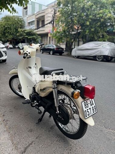 Xe máy Cup 50cc Trắng kem