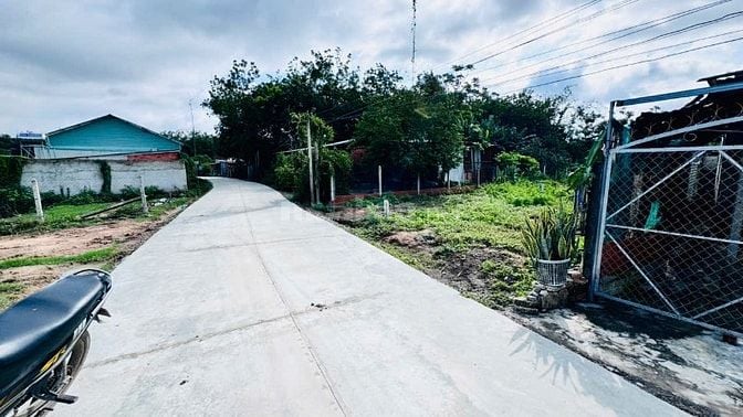 6x44 có 100m2 thổ cư. Đường bê tông thông. Gần KCN. 540tr 